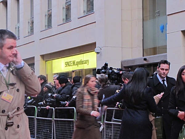 Razprodaje London Harrods Jerry Hall